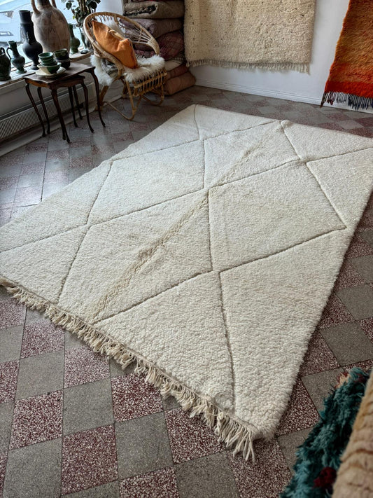 Marokkolainen valkoinen matto 290x205cm
