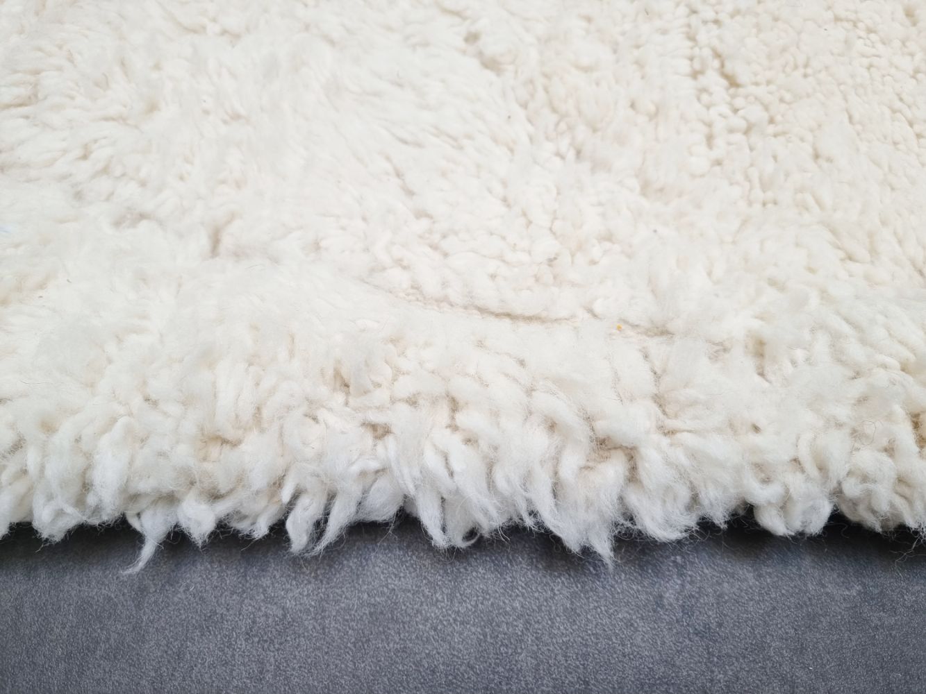 Marokkolainen valkoinen matto 245x150cm