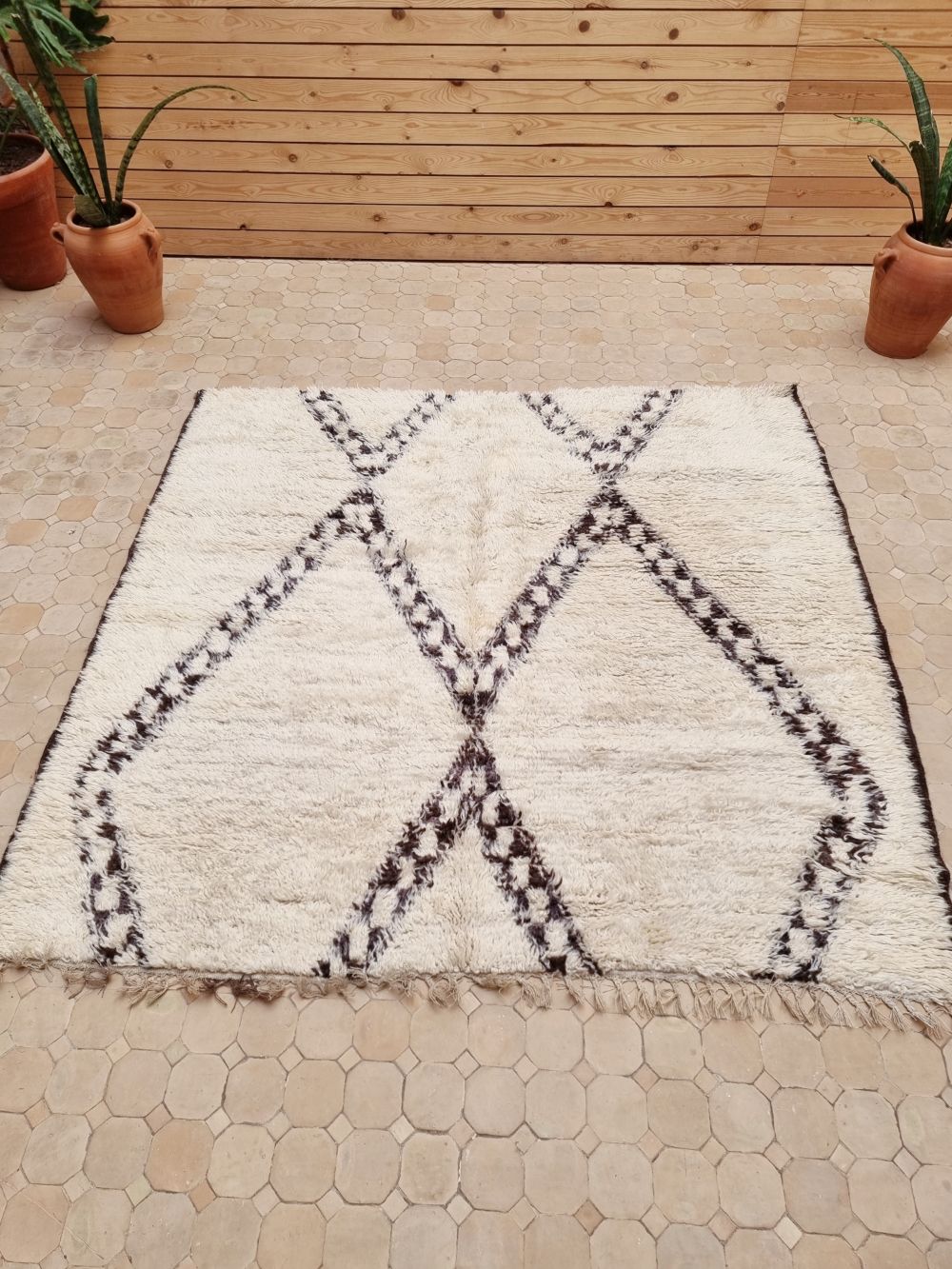 Moroccan vintage Beni Ouarain Rug 170x180cm