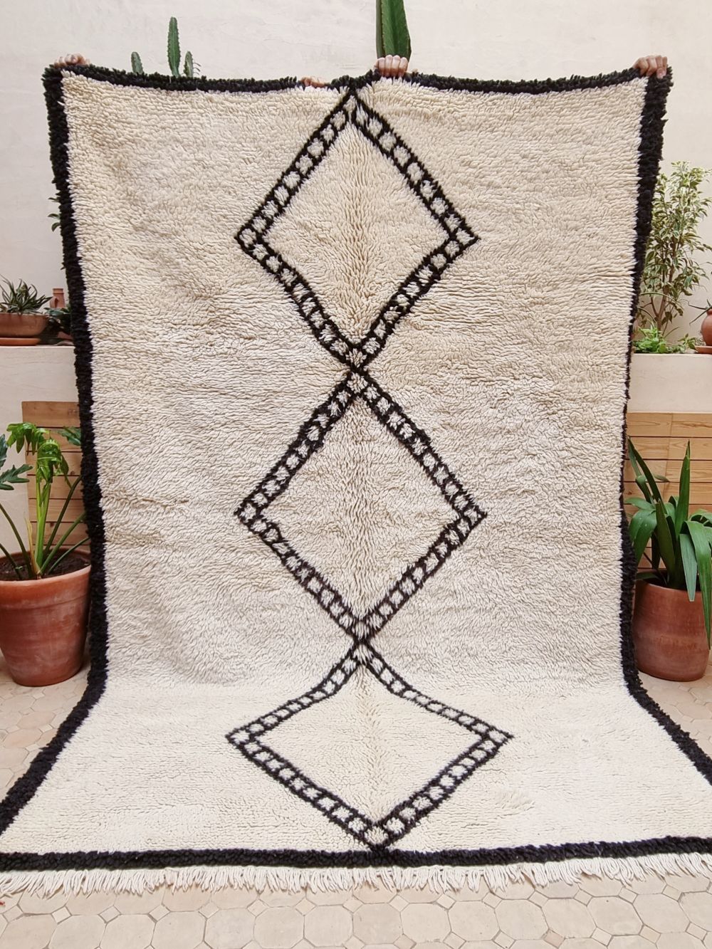 Marokkolainen mustavalkoinen matto matto 265x185cm